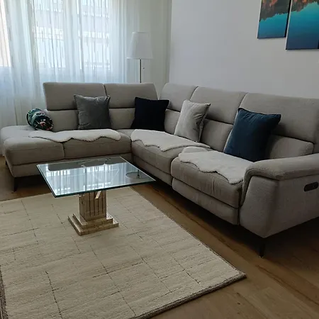 Bahia Ferry Tranquilo, Con Parking Y Desayuno Casero En El Centro Santander