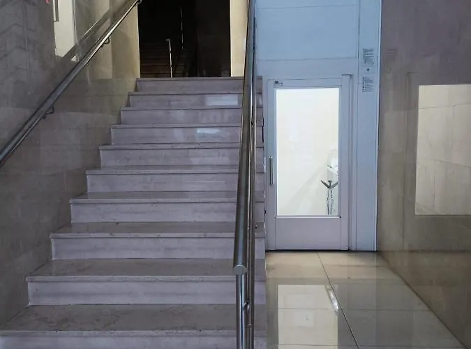 Bahia Ferry Tranquilo, Con Parking Y Desayuno Casero En El Centro * Сантандер