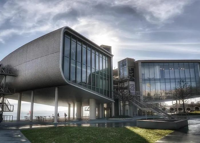 Bahia Ferry Tranquilo, Con Parking Y Desayuno Casero En El Centro