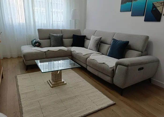 Bahia Ferry Tranquilo, Con Parking Y Desayuno Casero En El Centro Santander