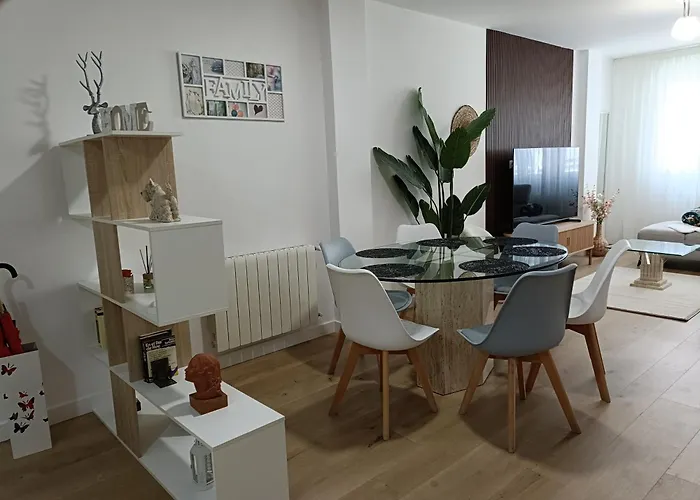 Bahia Ferry Tranquilo, Con Parking Y Desayuno Casero En El Centro