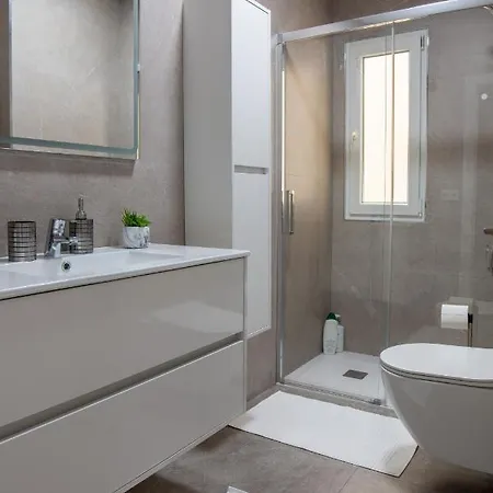 Bahia Ferry Tranquilo, Con Parking Y Desayuno Casero En El Centro