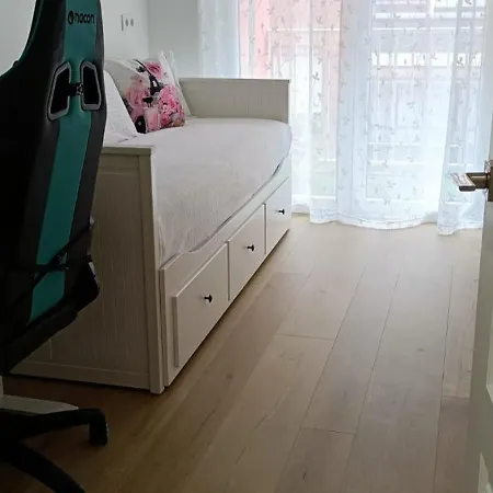 Bahia Ferry Tranquilo, Con Parking Y Desayuno Casero En El Centro Santender