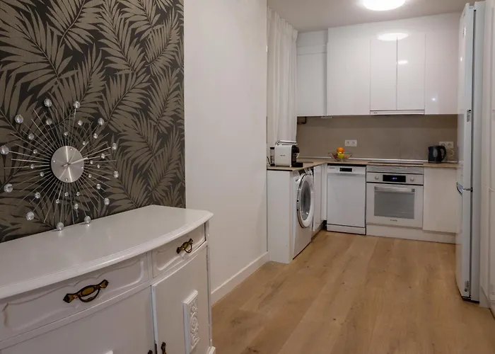 Bahia Ferry Tranquilo, Con Parking Y Desayuno Casero En El Centro